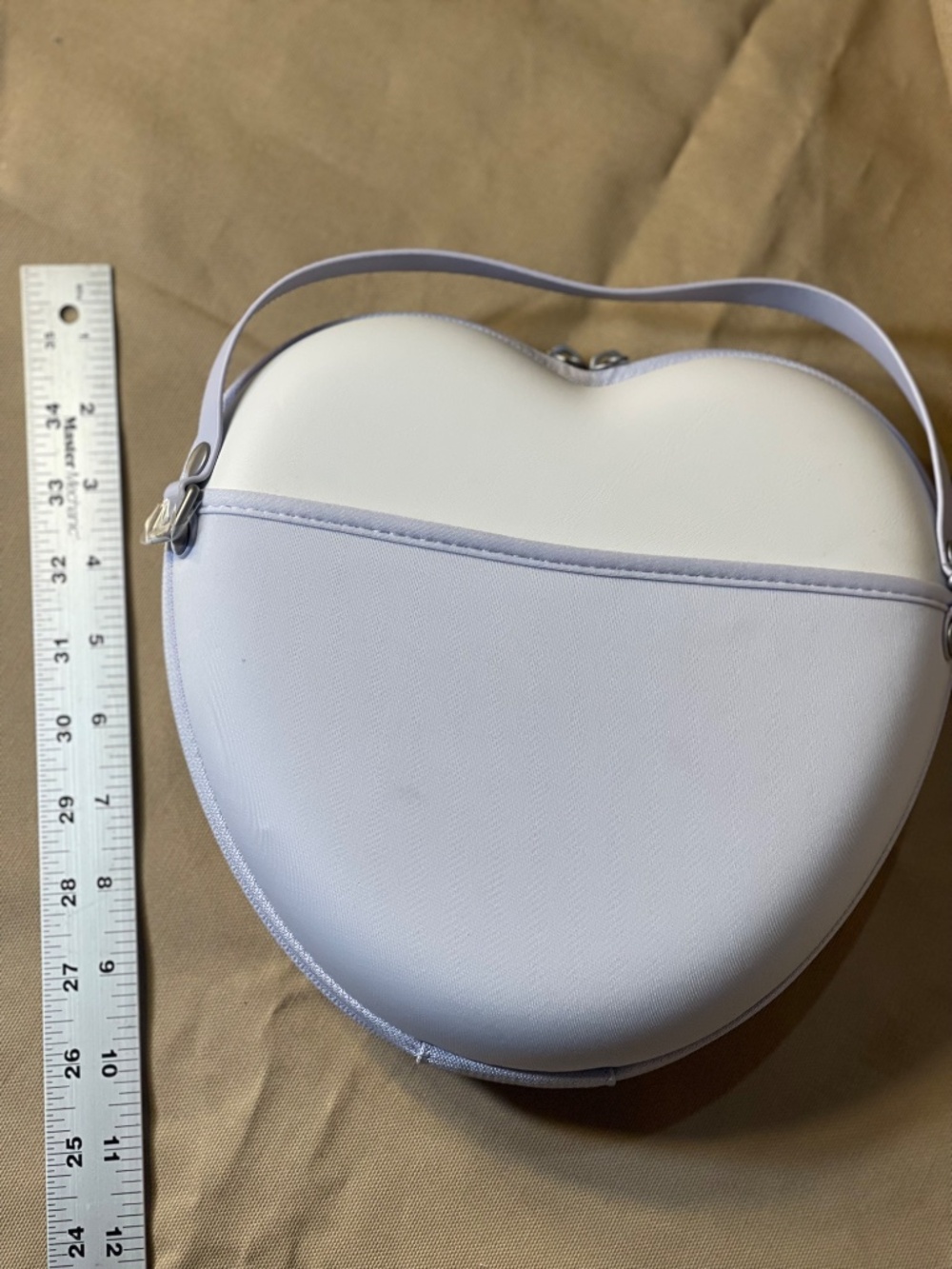 White Heart-Shaped Crossbody Bag - Minimal Chic - Picture 5 of 6